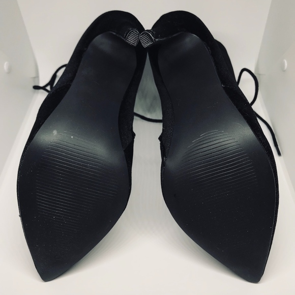 Brand-new, "Merel" Black Velvet Bootie, size 9 US - Picture 8 of 8